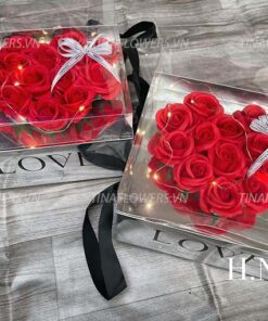 Hộp hoa sáp tim xách tay