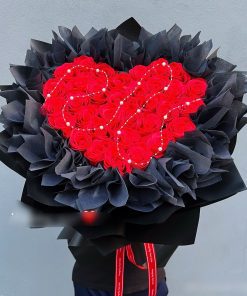 Hoa trái tim giấy đen