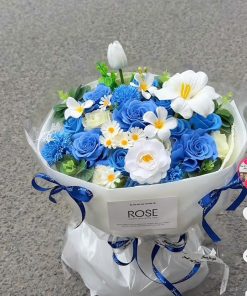 Bó hoa xanh mix hoa trắng