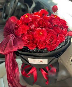 Bó hoa đỏ mix các loại hoa 20/10