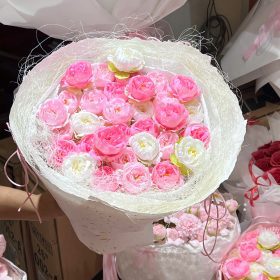Hoa trà kèm sợi tơ